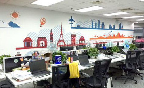 黄龙教你设计办公室墙绘的方法。